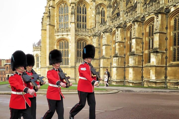 Windsor Castle Private Day Trip from London: Guided Tour & Chauffeur Transfer photo 4
