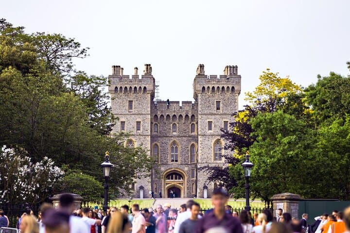 Windsor Castle Private Day Trip from London: Guided Tour & Chauffeur Transfer photo 2