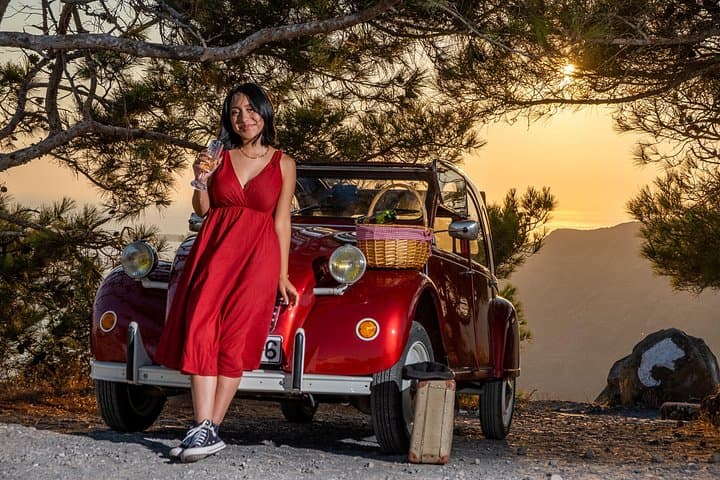 Santorini 2CV Photography Tour: Private 4-Hour Vintage Photo Drive photo 1