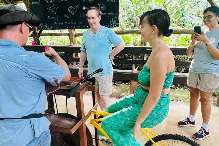 Hands-On Chocolate Tour in La Fortuna — Organic Cocoa Farm & Bonbon Workshop photo 2