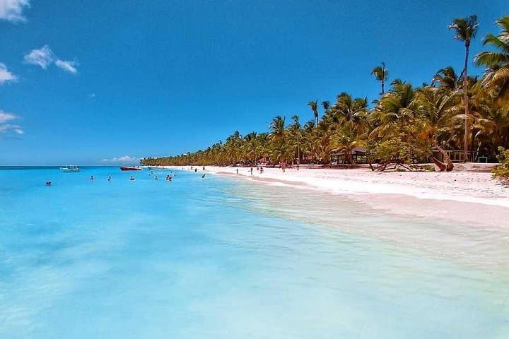 Full-Day Saona Island Tour from Santo Domingo: Beaches, Natural Pool & Catamaran Return photo 2