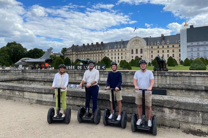 Segway Through Paris: 3-Hour Private Tour of Eiffel, Louvre & Champs-Élysées