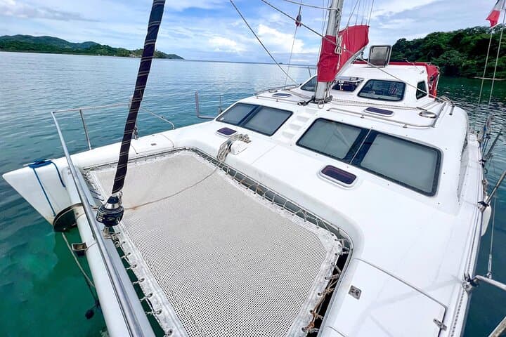 Full-Day Catamaran to Portobelo's Playa Drake & Venas Azules — Snorkel, Kayak, Lunch photo 4