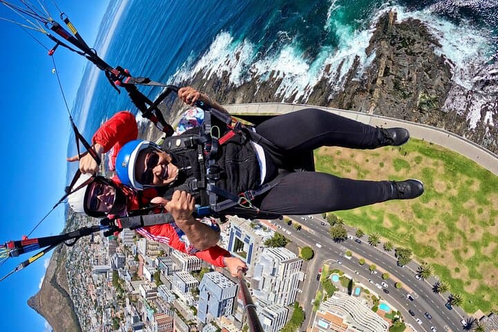 Tandem Paragliding Over Cape Town: Lions Head & Signal Hill Flight Guide photo 3