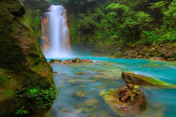 Rio Celeste Tubing & Waterfall Hike: Private Day Trip from Tamarindo photo 2