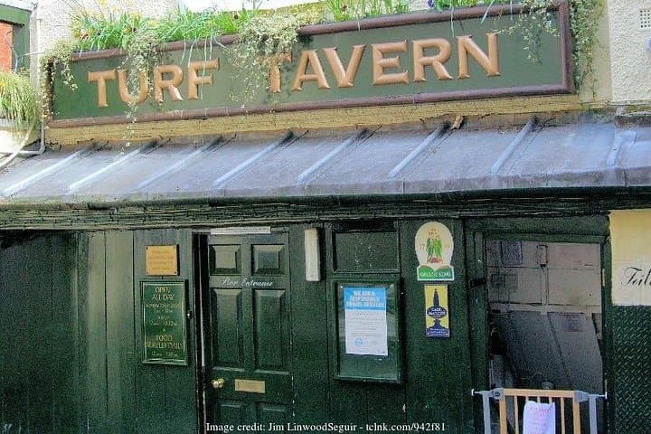 Oxford Highlights: Private 2.5-Hour Walking Tour of Colleges, Quads & Film Sites photo 3