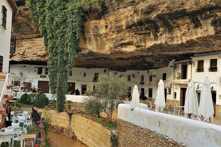 Ronda and Setenil Private Day Tour: Gorge Views, Cliff Homes & Olive Oil Tasting