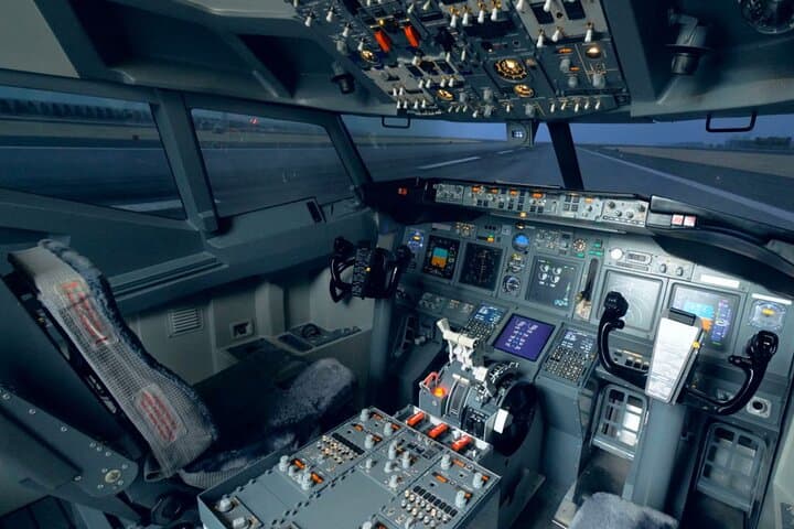 Take the Controls: 60-Minute Intermediate Flight Simulator Experience in Turin