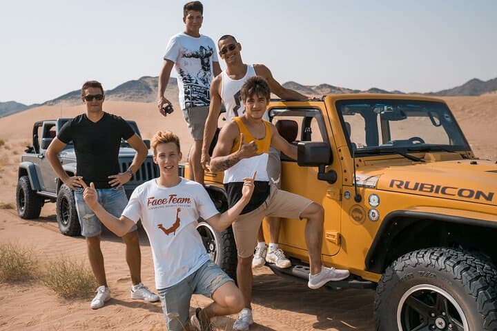 Sunset Dune Bashing in Jeddah: 4x4 Desert Safari with Arabic Coffee