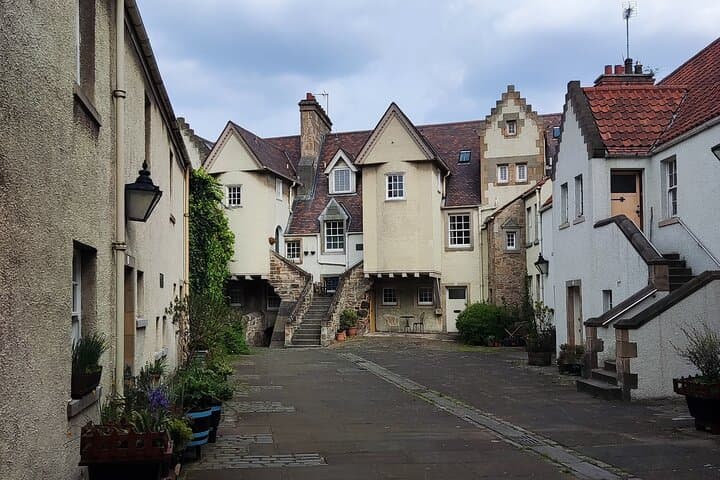 Edinburgh Hidden Gems: Self-Guided Duddingston Village Walking Tour photo 6