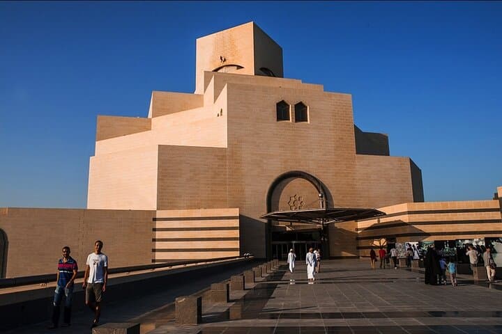 Doha private photoshoot: Katara, The Pearl, Souq Waqif & MIA by car photo 3