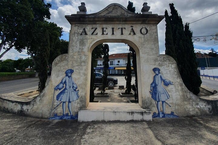 Arrábida & Azeitão Day Tour from Lisbon — Wine, Cliffs & Setúbal Seafood photo 2