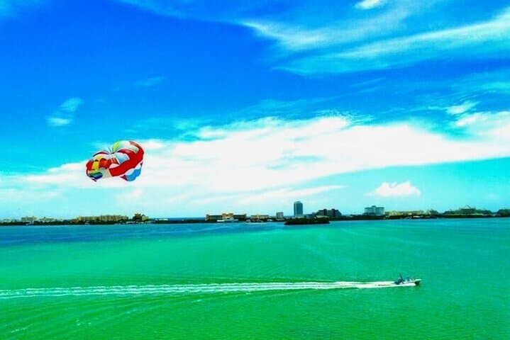 Parasail Over Nichupté Lagoon: 30-Min Sky Rider Experience in Cancún