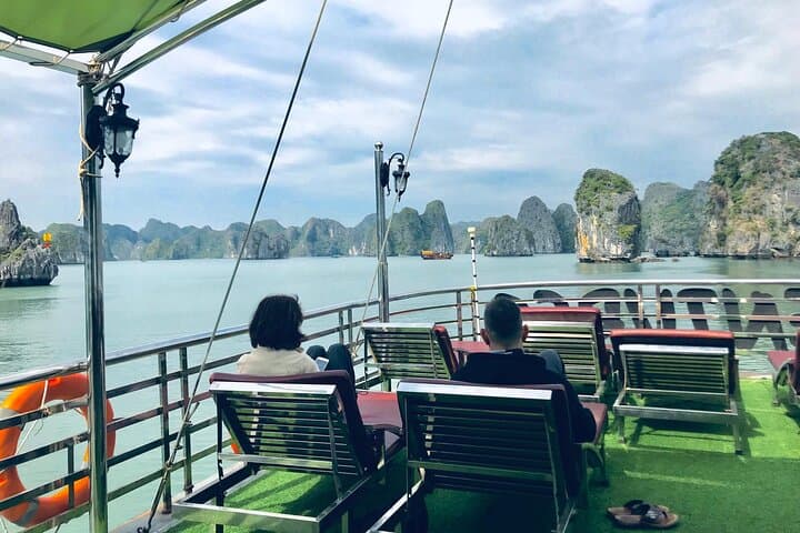 Lan Ha Bay Full-Day Cruise from Cat Ba: Kayaking, Caves & Secluded Beaches photo 2