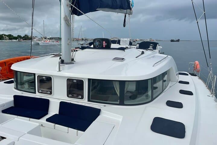 Private 5-Hour Cozumel Catamaran Cruise with Snorkeling, Lunch & Drinks