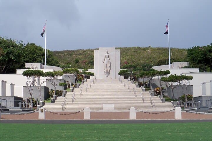 Afternoon Honolulu City Tour: Waikiki, Diamond Head & Iolani Palace Highlights photo 3