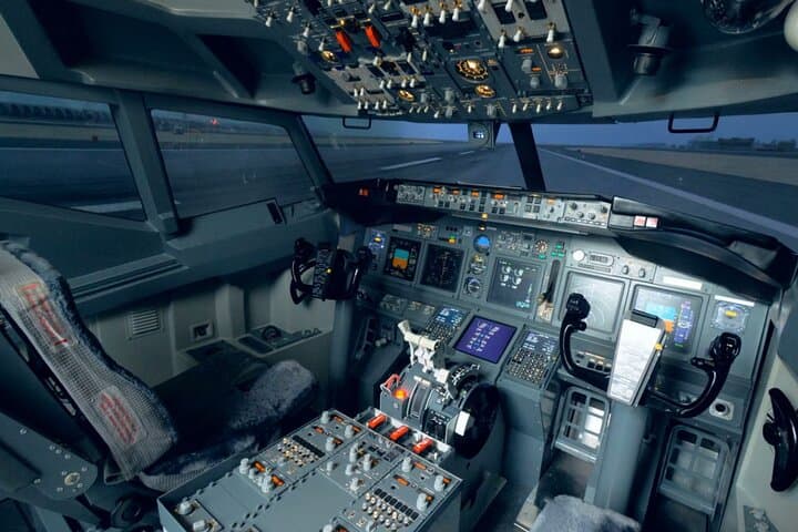 Turin Flight Simulator: 90-Minute B737 Long-Range Experience