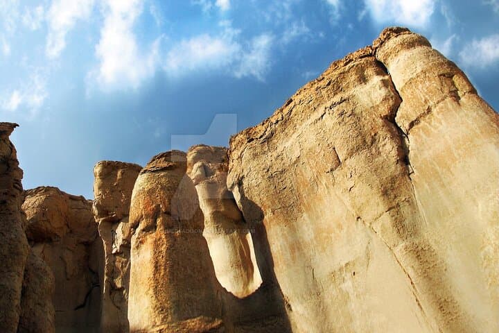 Explore Al Qara Hill & Jawatha Mosque: Al Ahsa Day Tour from Riyadh