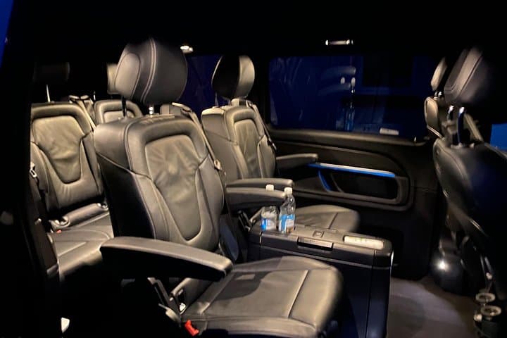 Private Luxury Mercedes Transfer to Edinburgh - VIP Door-to-Door Service photo 2