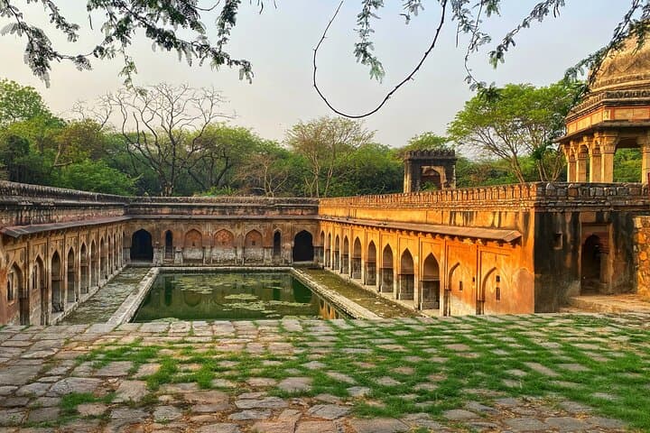 Hidden Jewels of Delhi Cycling Tour: Mehrauli, Sanjay Van & Qutub Minar photo 3