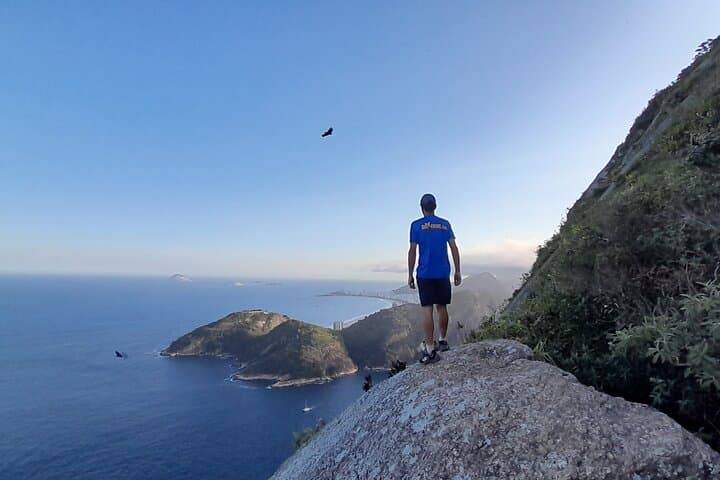 Sugarloaf Adventure Hike: Costão Trail to Pão de Açúcar Summit in Rio de Janeiro