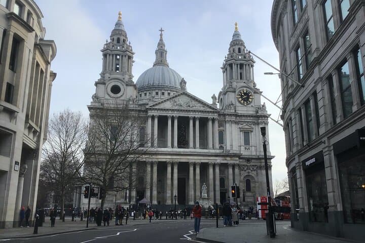 City of London Walking Tour: Roman Walls, Wren Churches & Medieval Lanes