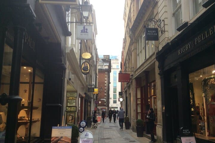 City of London Walking Tour: Roman Walls, Wren Churches & Medieval Lanes photo 3