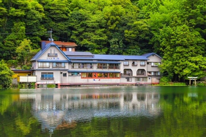 Yufuin Walking Tour: Lake Kinrin, Floral Village & Yufuin no Mori Train photo 2