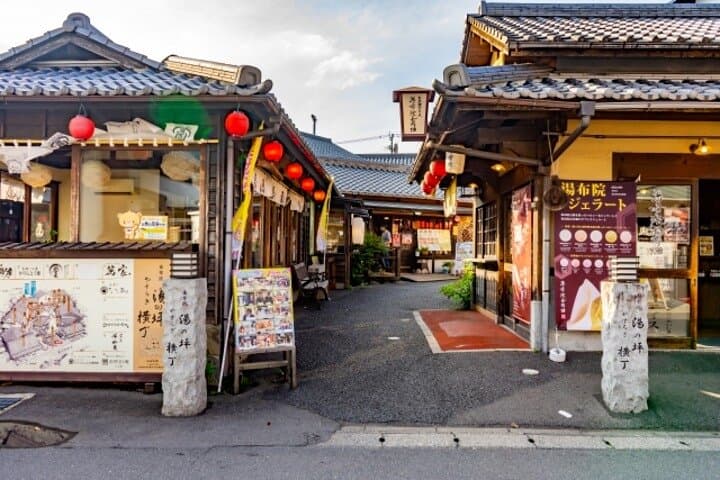 Yufuin Walking Tour: Lake Kinrin, Floral Village & Yufuin no Mori Train photo 3