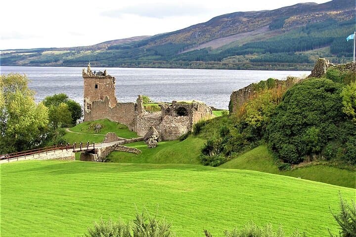 Loch Ness & Urquhart Castle: Private Full-Day Tour from Inverness