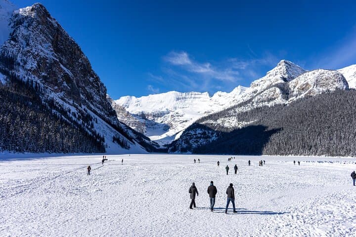 Rockies Winter Premium Tour: 5-Day Banff & Ice-Field Journey from Vancouver