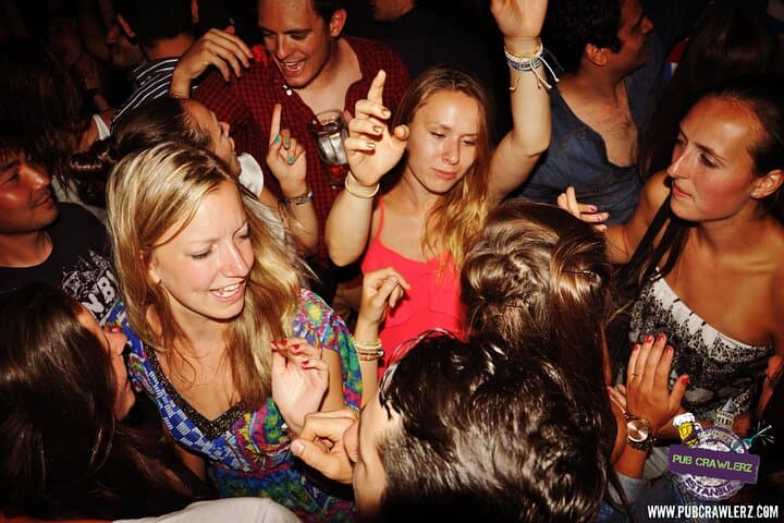 Istanbul Pub Crawl: Best Nightlife Party Tour in Beyoğlu photo 3