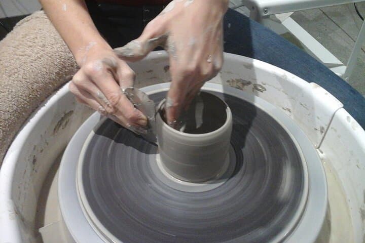 90-Minute Wheel-Throwing Pottery Class in Everett — Hands-On Clay for Beginners photo 5