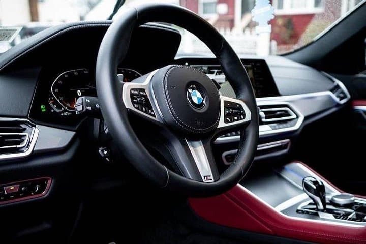 Private Luxury Car Transfer to Chicago O'Hare (ORD) — Door-to-Gate Comfort photo 2