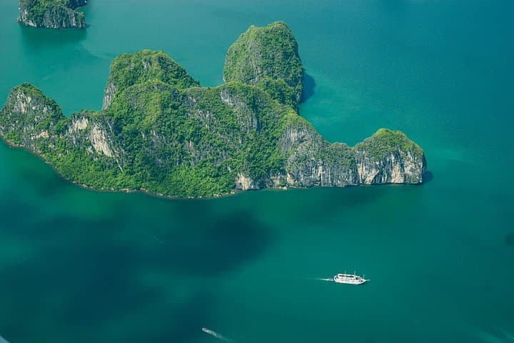 Ha Long Bay Day Cruise: Kayaking, Cave Visit & Titov Island Swim photo 2