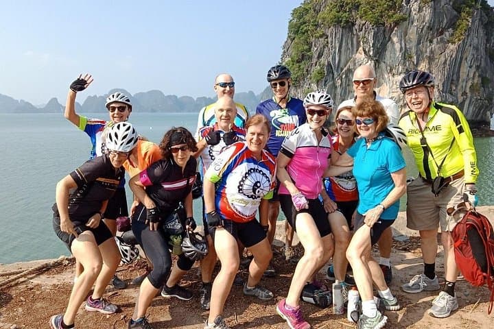 Ha Long Bay Day Cruise: Kayaking, Cave Visit & Titov Island Swim photo 3