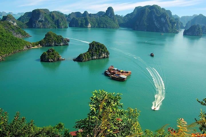 Luxury Bai Tu Long Day Cruise from Hanoi — Halong Bay Highlights photo 6