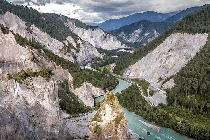Swiss Grand Canyon (Ruinaulta) Private Day Tour: Rhine Gorge, Ilanz & Lake Cauma