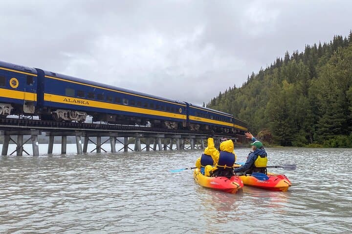 Exploring Trail Lake by Kayak: An Immersive Alaskan Adventure in Moose Pass photo 6