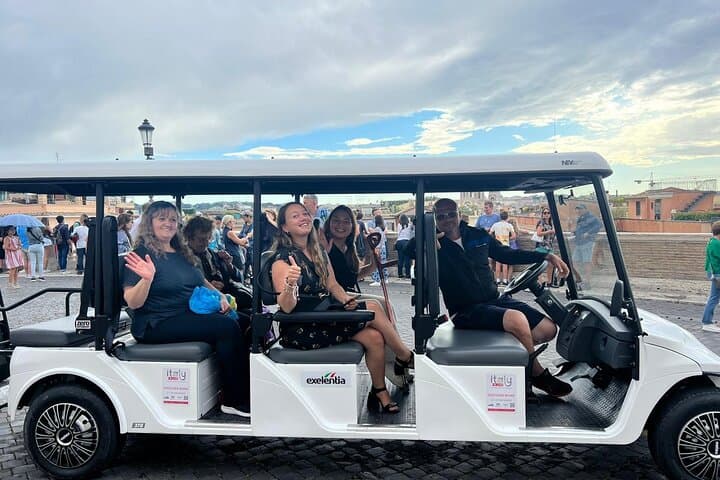 Explore Rome by Golf Cart: Private 2–3 Hour City Highlights Tour photo 2