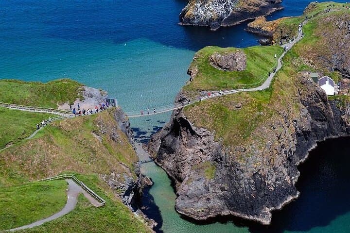 Private Giant's Causeway Day Trip from Belfast — Game of Thrones Sites & Bushmills photo 3