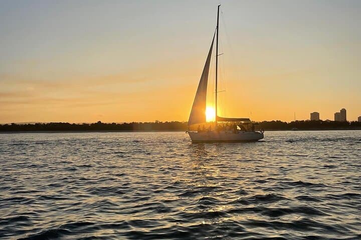 Gold Coast Sunset Sailing Cruise: 2-Hour Wine & Tasting Plate