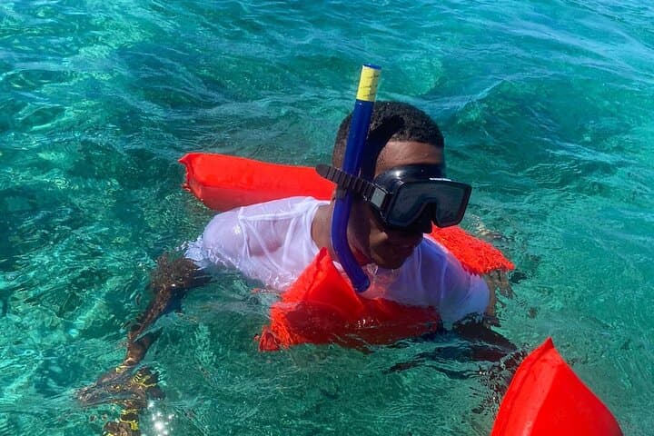 Doctor's Cave Beach Snorkeling: Montego Bay's Turquoise Bay Escape photo 6
