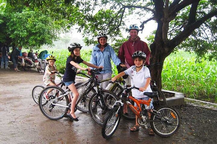 Hanoi Countryside Cycling: Long Bien, Back Alleys & West Lake photo 3