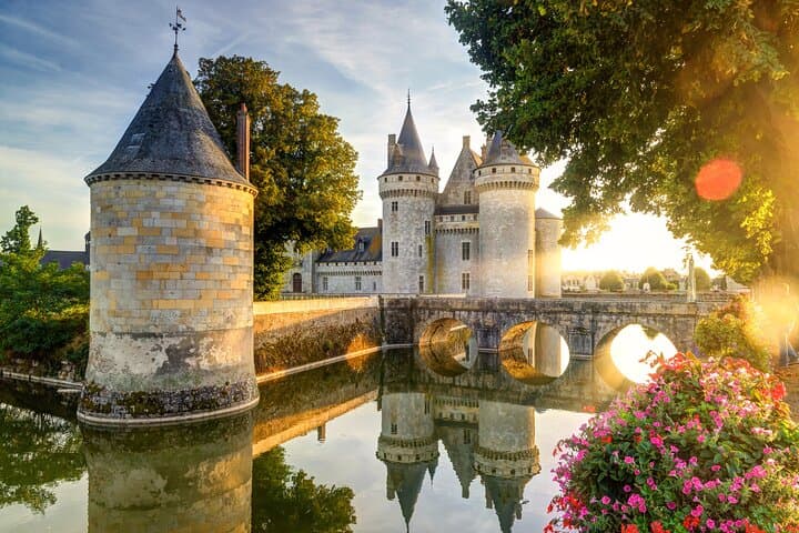 Day Trip from Paris: Chambord and Chenonceau Castles with Optional Wine Tasting