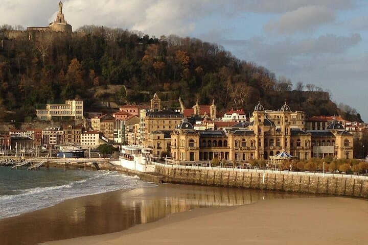 Self-Guided e-Scavenger Hunt in San Sebastián: Interactive City Game & Walking Tour photo 3