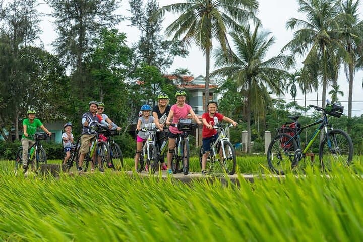 Hanoi Countryside Cycling: Long Bien, Back Alleys & West Lake photo 6