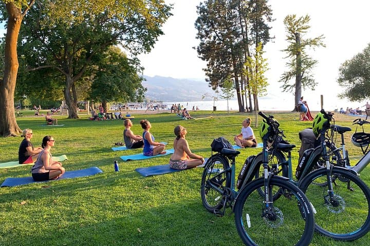 Kelowna E-Bike and Outdoor Yoga: Lakefront Ride & Open-Air Vinyasa photo 4