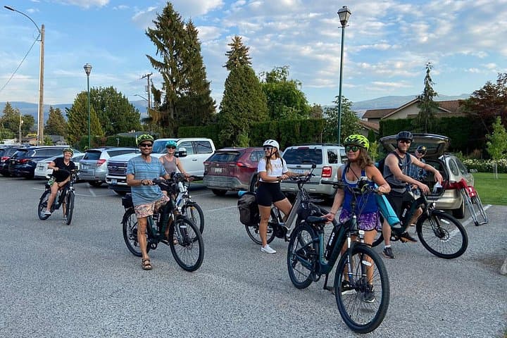 Kelowna E-Bike and Outdoor Yoga: Lakefront Ride & Open-Air Vinyasa photo 2