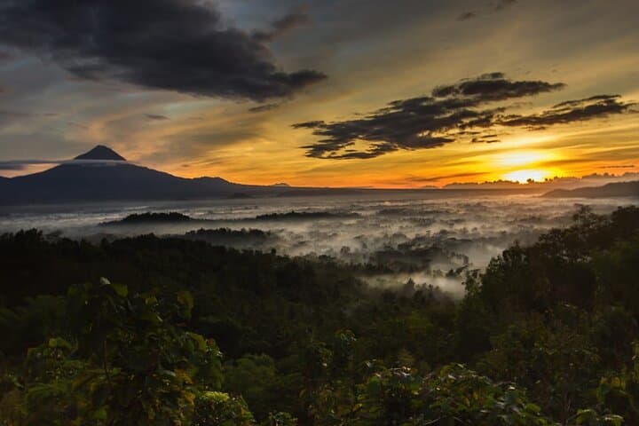 Yogyakarta Day Trip: Borobudur & Prambanan Temples in One Day